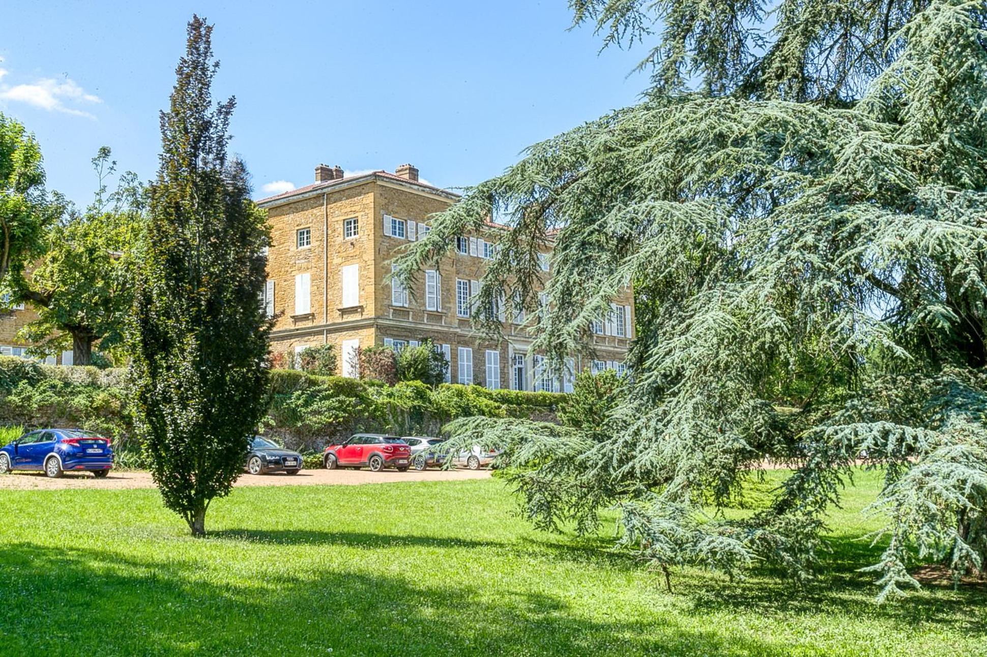 Sejourner Au Chateau De La Roue Grand Appartement Lissieu Exteriör bild